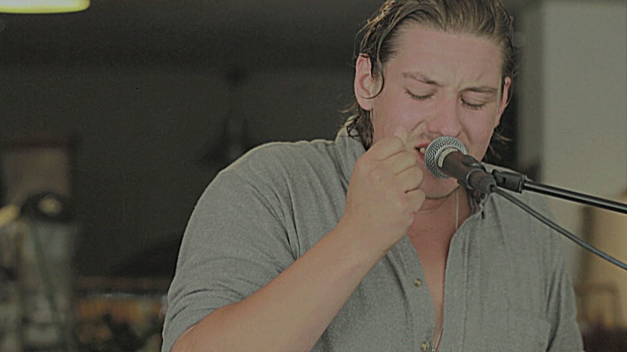 One Song.One Take: Marius Bear - Almost Cut My Hair