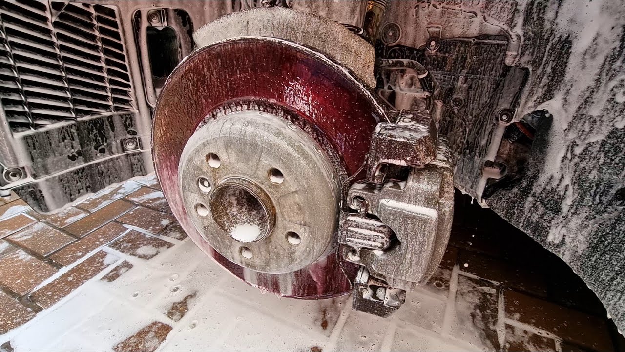 Cleaning my dirty Arch Hole [Cleaning Therapy BMW F10 MSport wheel