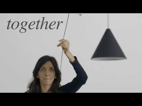 Wideo: Niezwykłe Biurowe Lampy Nawigacyjne Ze Słynnej Fabryki FLOS