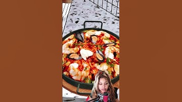 making a seafood masterpiece in the Sims 4 #shorts #sims4