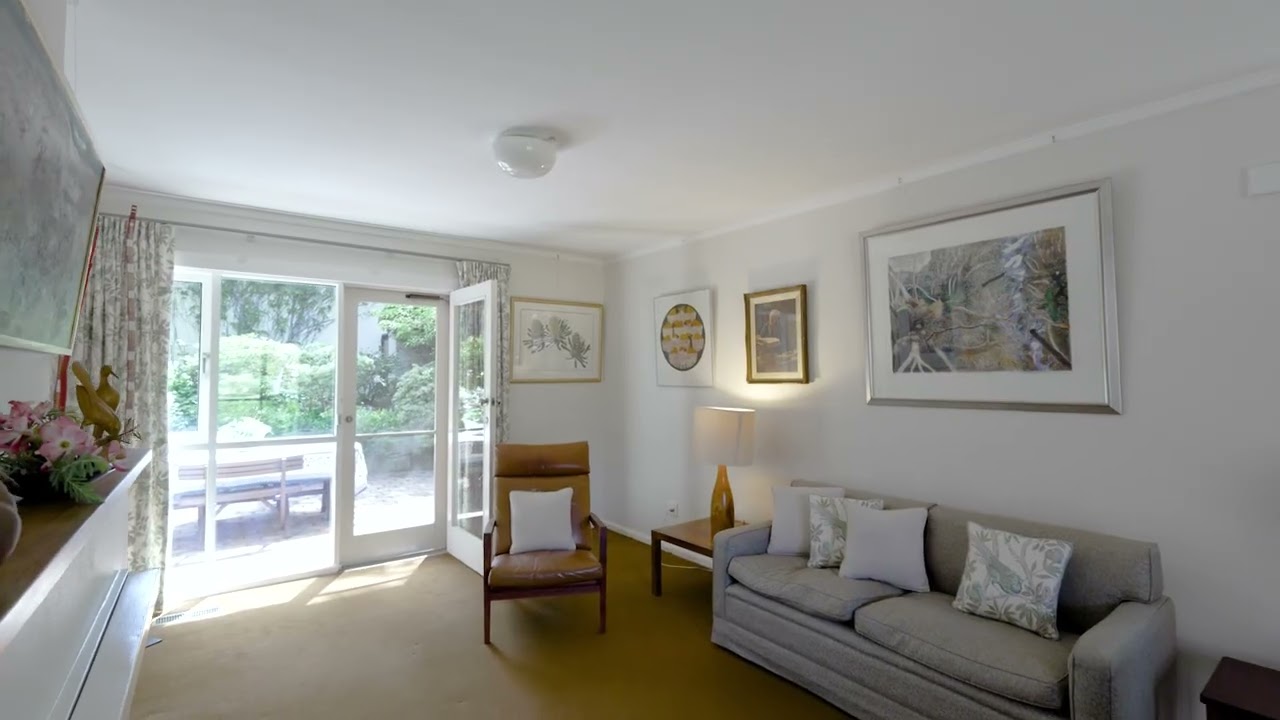 126 Empire Cct, Yarralumla