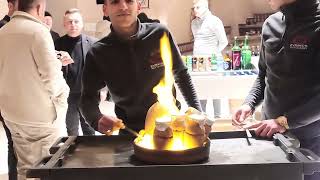 土耳其洞穴餐廳｜陶罐燉肉 Testi Kebab｜現場火燒＋敲開超震撼