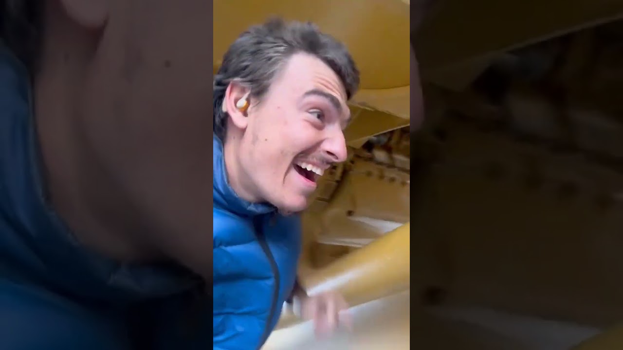 Fun exploring the HUGE mining vehicle in cananea!