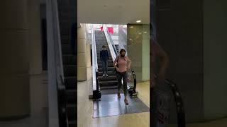 Ella Creyó Que Había Algo