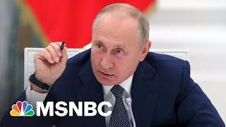 Why Putin's Inner Circle Hasn't Turned On Him