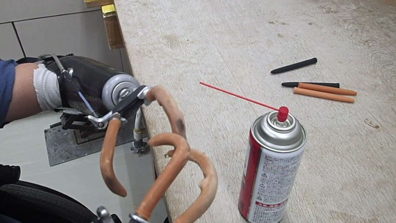 rubber tip replacement on a hook of bilateral upper limb prostheses