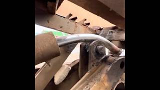 The dumper's hydraulic jack rod became bent due to getting stuck.