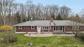 2 Fieldstone Drive, New Fairfield, CT Presented by Richard Nuccitelli.