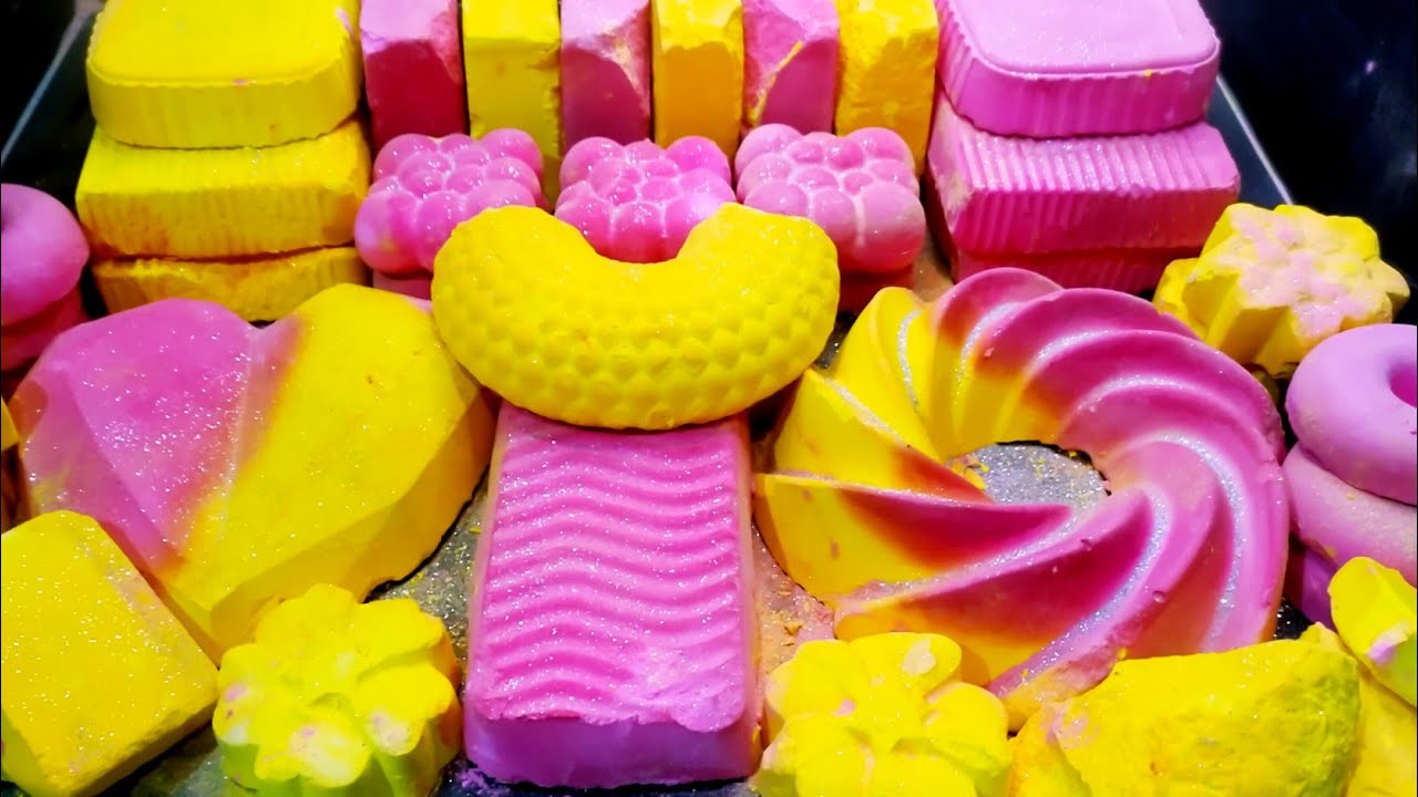 Crunchy and dusty gym chalk,oddlysatisfying #asmr #satisfying 