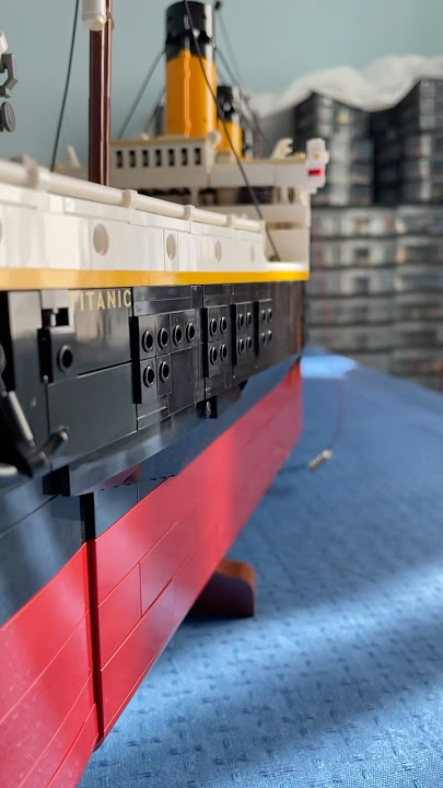 Counting my Lego titanic models !