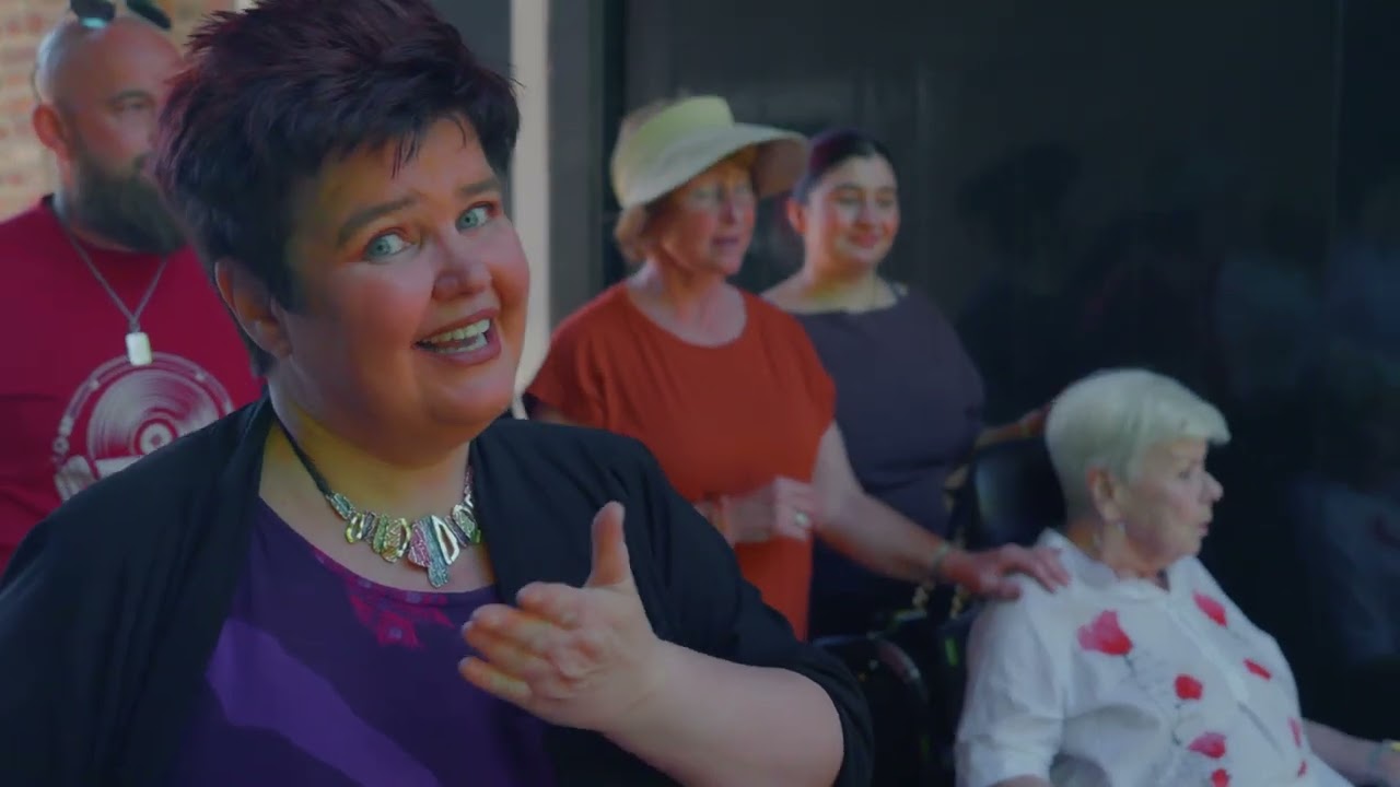Monique Pluijmen laat het hart sprekenmet nieuwe single “Samen zijn we sterker”