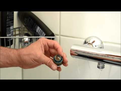 an-einer-tropfenden-mischbatterie-in-der-dusche,die-dichtung-prüfen.