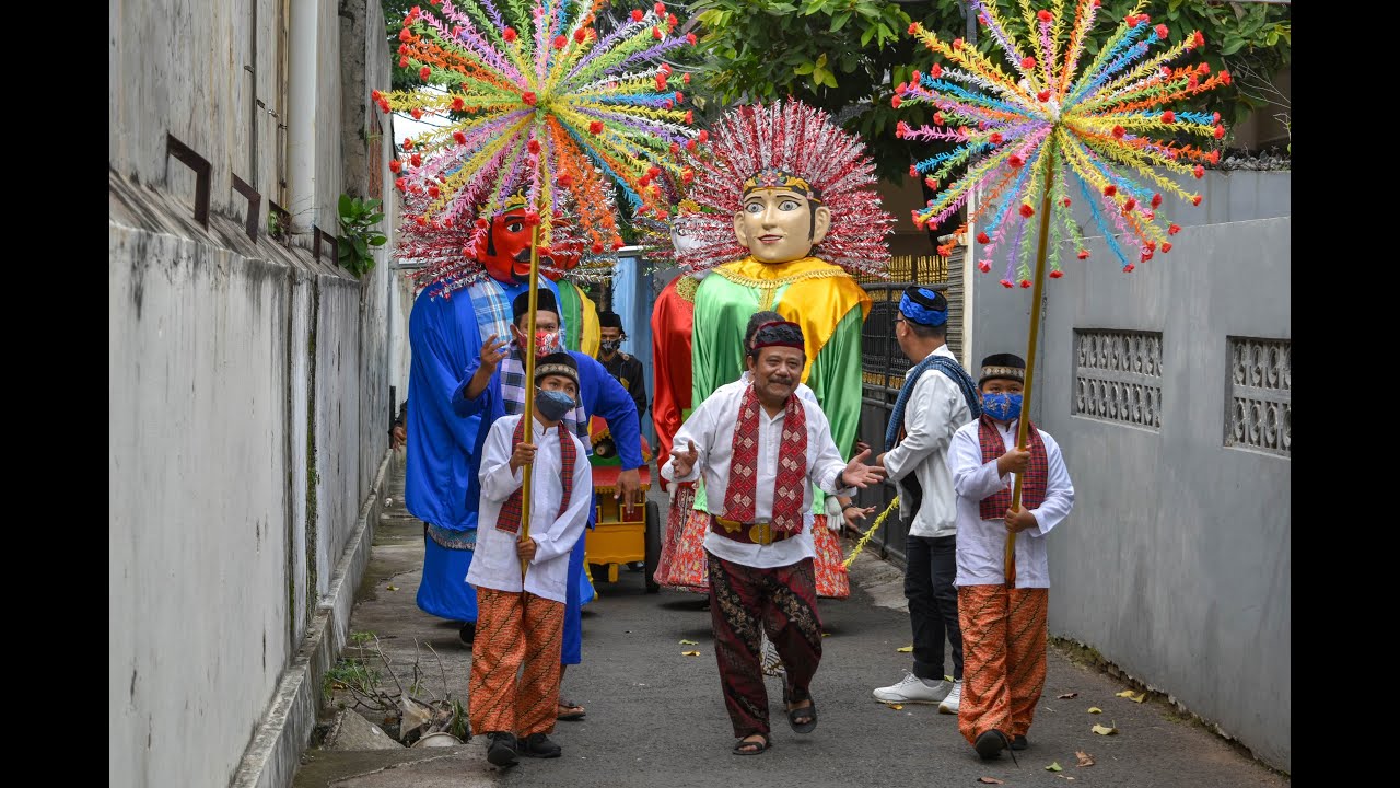 Ondel-Ondel by Sanggar Sinar Beringin Sakti