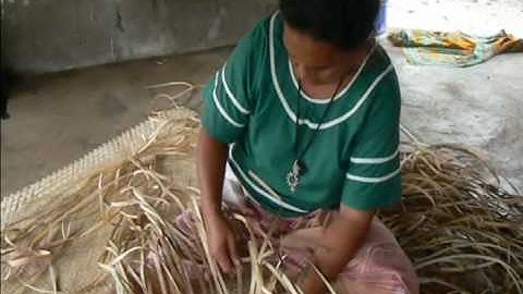 Rohož z pandanu | Making pandanus mat | Taoa, Futuna 2009