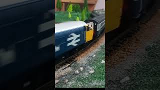 Bachmann oo gauge DCC Class 37 with coaches and sound