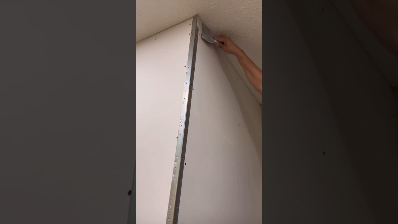 How to fit tape in the corner of a wall with a patch