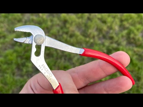      زرادية أو بنس ربط وفك للمواسير والصواميل منالامريكية