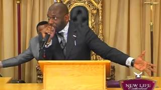 Dr. Jamal Bryant "We Can Do This" at New Life Cathedral screenshot 4