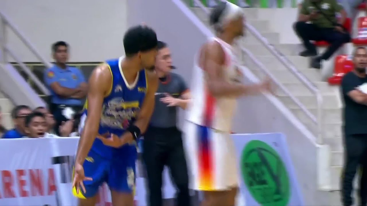 Jerrick Ahanmisi QUICK SEVEN POINTS for Magnolia vs. Phoenix | PBA Season 49 Philippine Cup