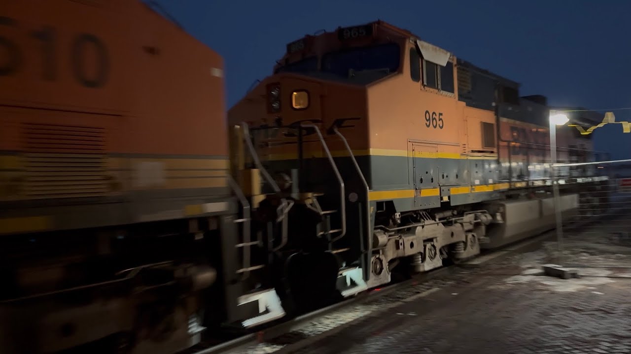 BNSF #6091 leads this 1x2 loaded grain with BNSF #965 on the Staples Sub 