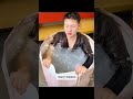 A 200-jin (100 kg) fat man enters an ice bucket to challenge the limit, let's see what happens!