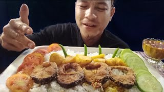 ASMR EATING SPICY INDIAN FISH CURRY, WITH RICE, EXTRA SALAD* EATING MUKBANG VIDEO*