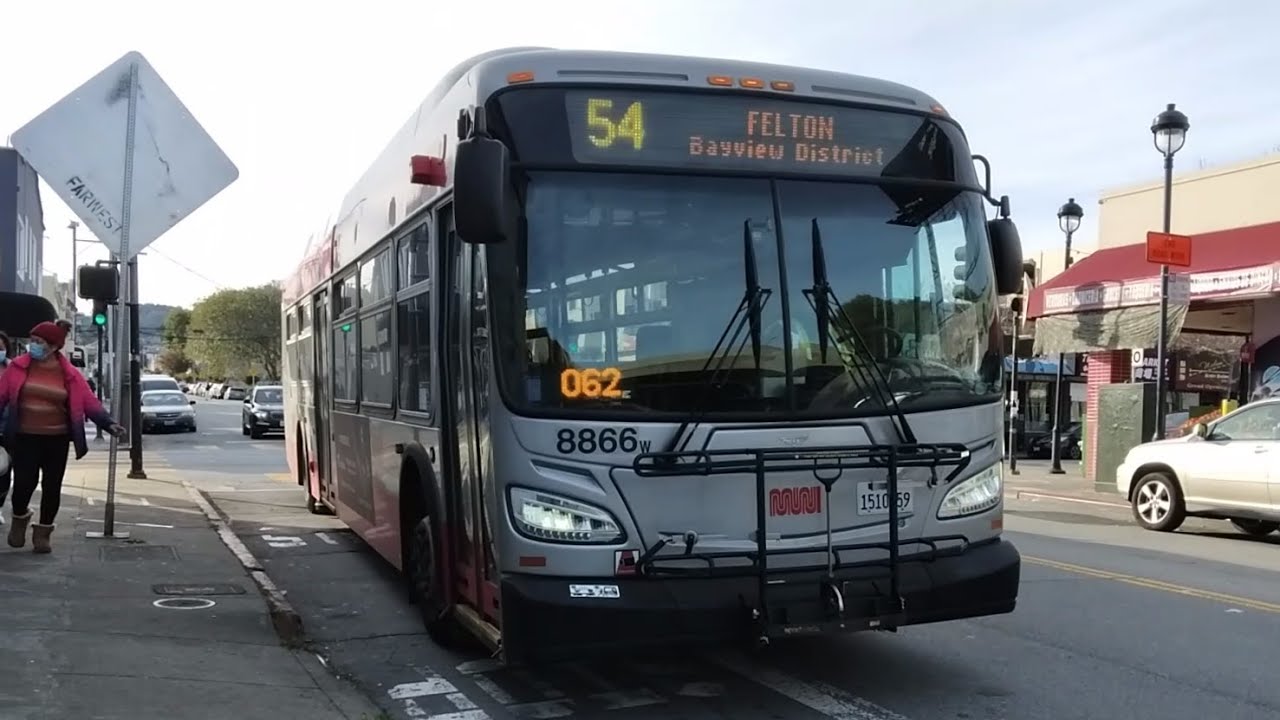 SF Muni 2016 New Flyer XDE40 