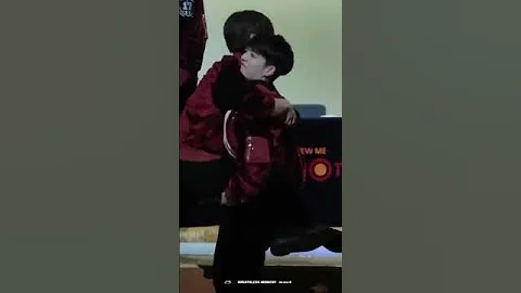 sir, there's still cameras #seventeen #jeongcheol #jeonghan #seungcheol #scoups #세븐틴