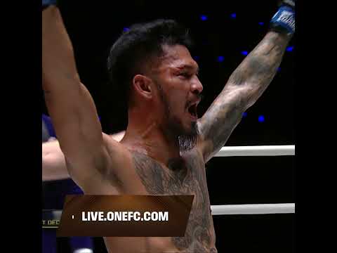 FIGHT OF THE NIGHT 👏 Suakim drops Nabil Anane and survives a late rally, scores split decision win!