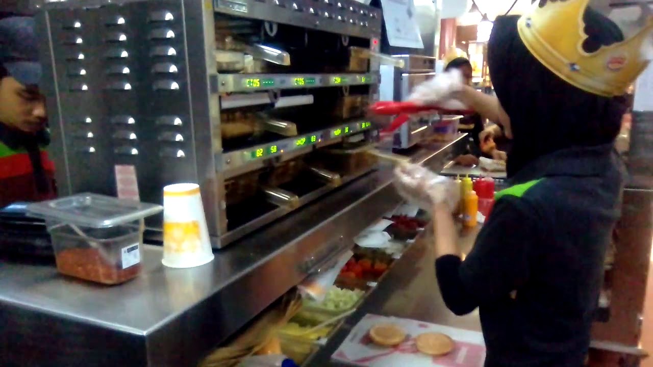 Suasana kerja burger king YouTube