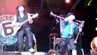 BerlinskiBeat mit "Kakwa Moma" auf dem Castlefest 2014