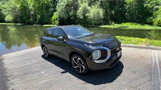 2022 Mitsubishi Outlander In Black Diamond Color