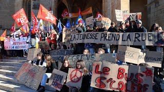 France Protests Pension Reform Tens Of Thousands March Nationwide