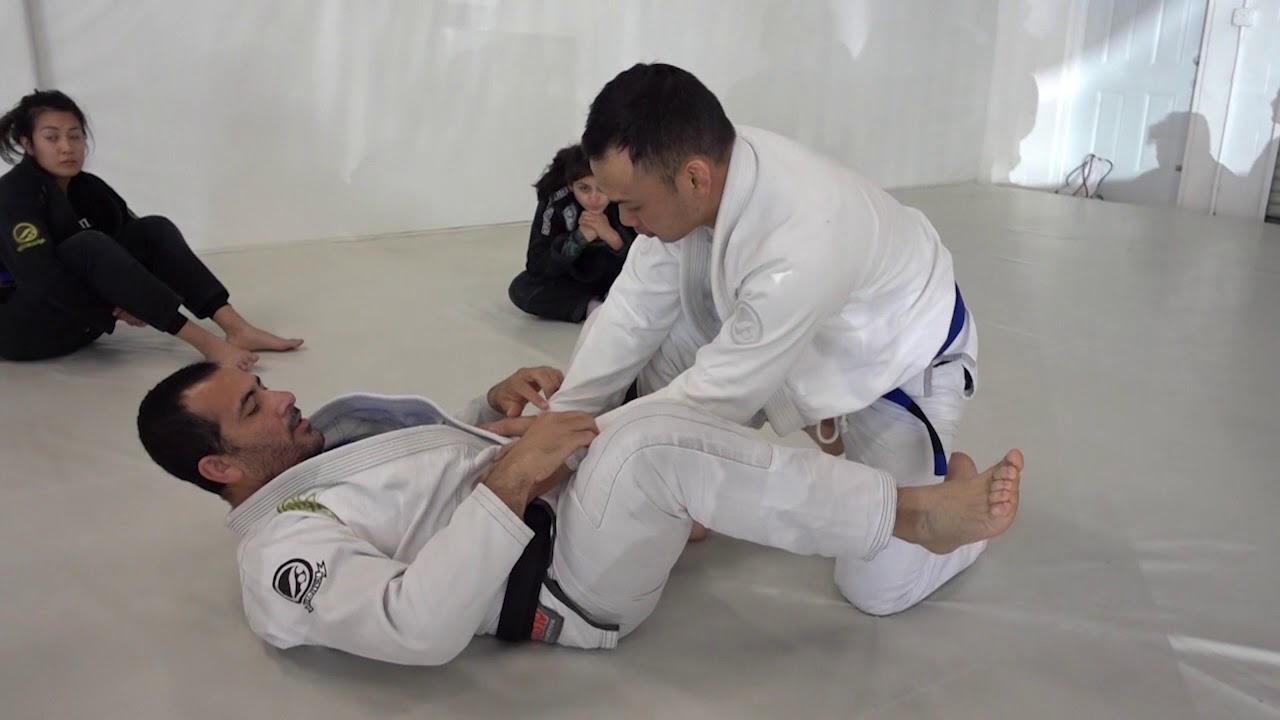 De La Riva Sweep Counter for Opponent Sitting - YouTube
