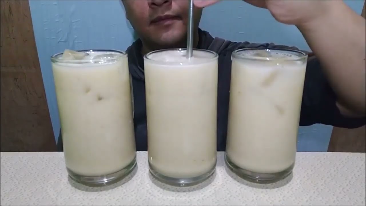 ASMR Drinking Banana Smoothie | Moe Mukbang