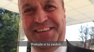 Danko je kapitán. Hodnosť mu pridelil jeho minister obrany