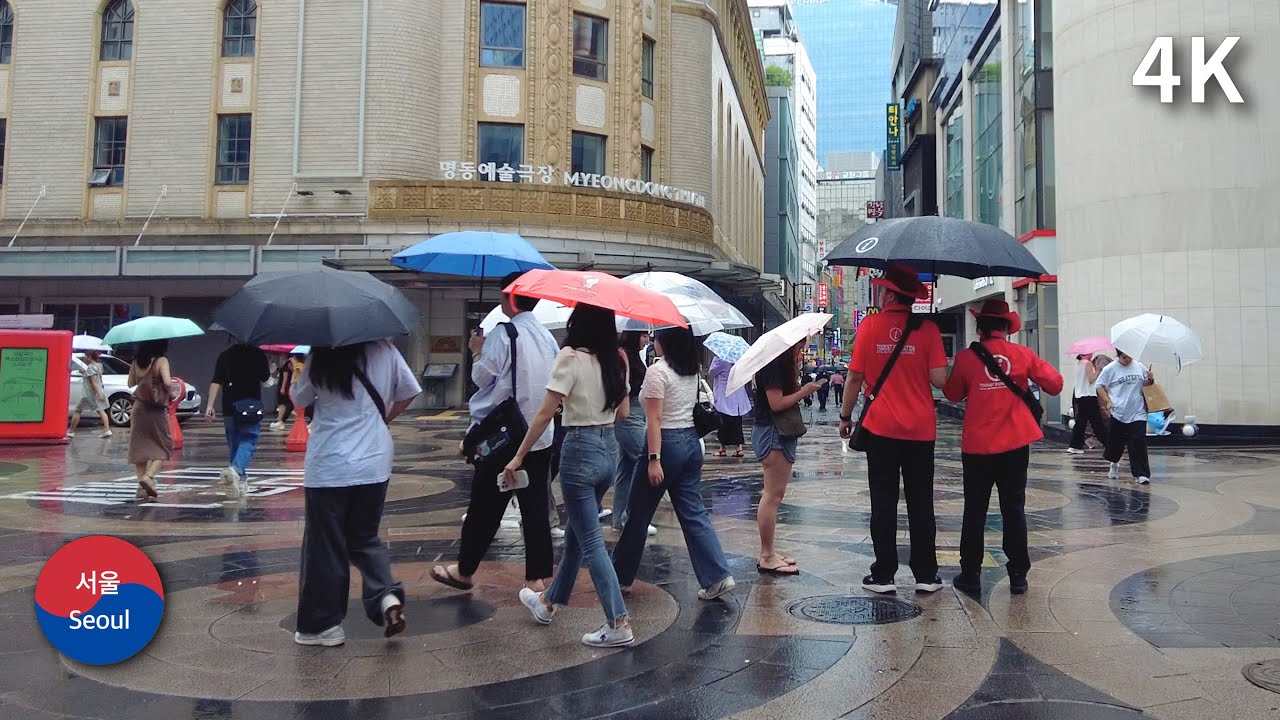 Seoul Rainy Walk - Myeongdong, Korea, Walking in the Rain 4K l 비오는날 서울 ...