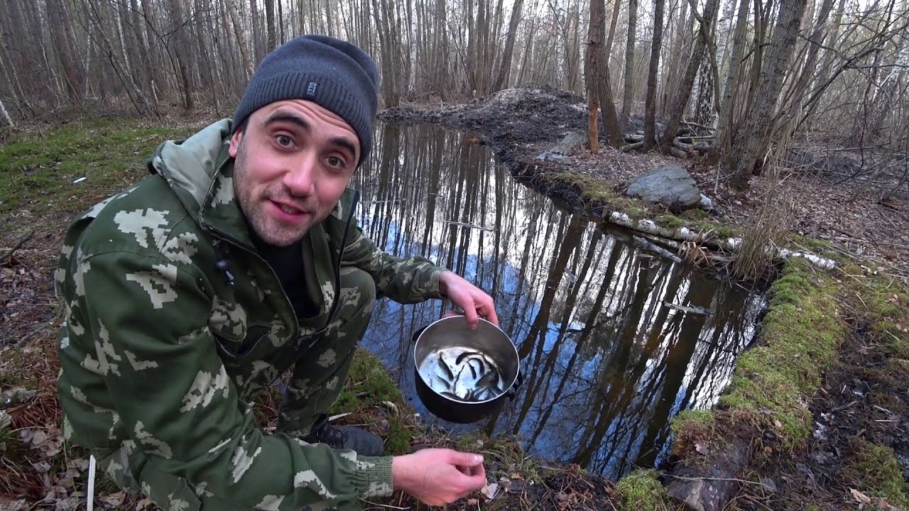 Жизнь в лесу! [4-Часть] Ловля на паук и руками в лесном ручье.Наловил малька линя и запустил в пруд