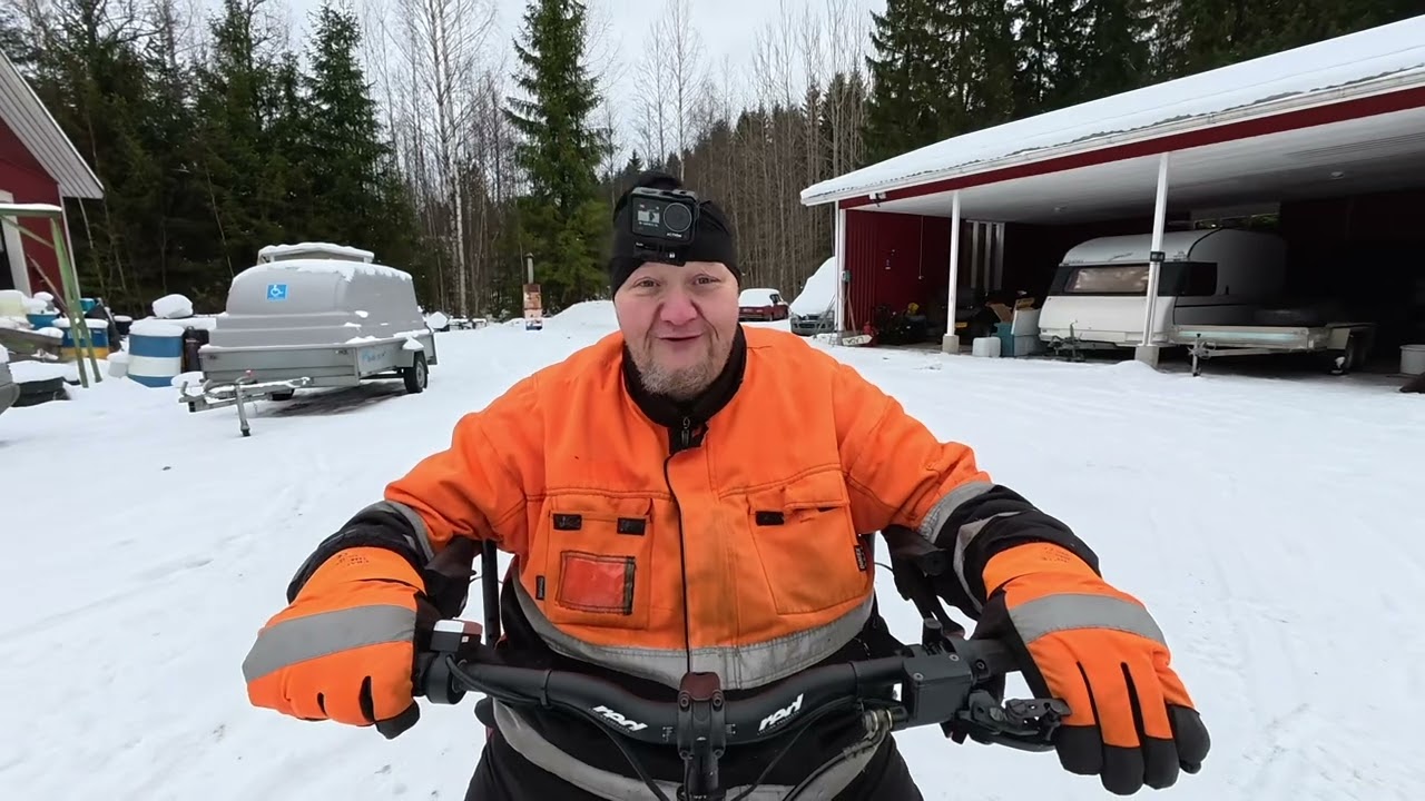 Keijo testaa skick sähkö potkukelkan