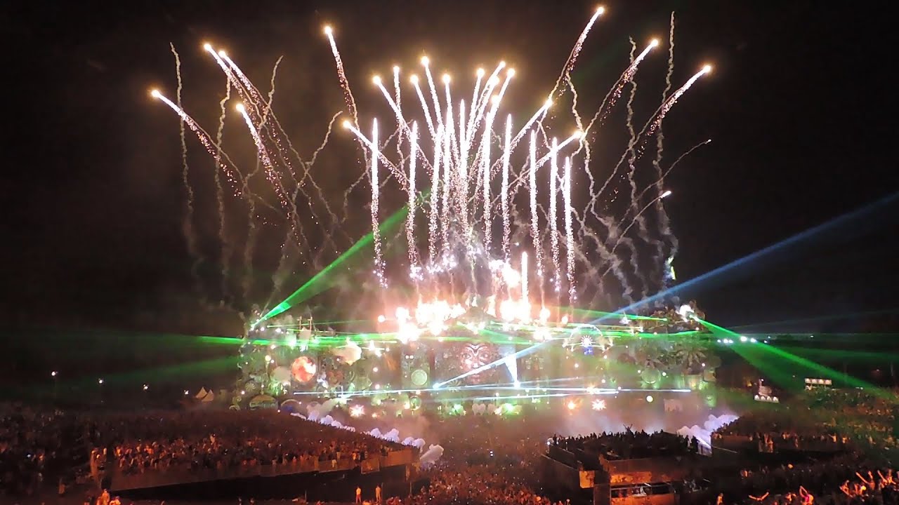 People of Tomorrow Ceremony Fireworks (Tomorrowland 2014 WE1)