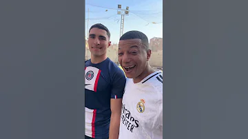 امبابي مع أشرف حكيمي 