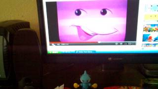 Nick jr face Blows Bubble gum