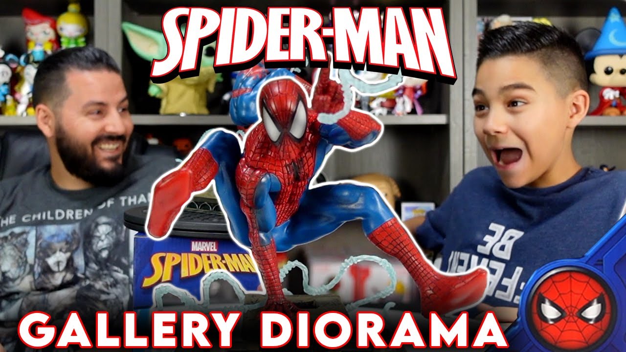 Unboxing the 1990's Spider-Man Gallery Diorama from Diamond Select Toys