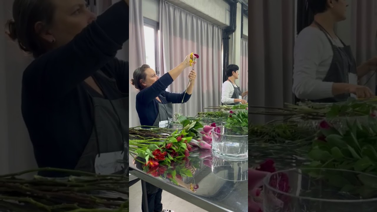 Alunos do curso Fundamentos da Arte Floral aprendendo e praticando.  