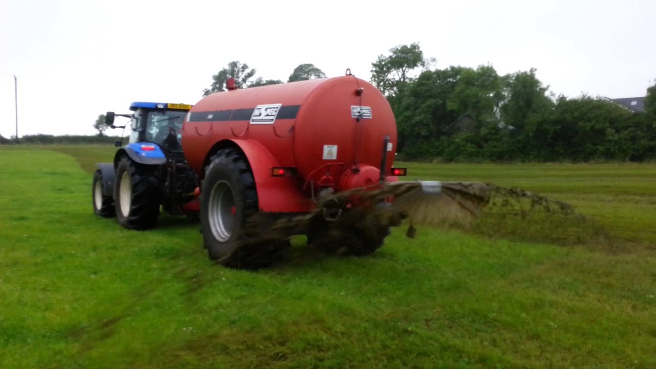Spreading slurry with hi-spec 2000 gallon