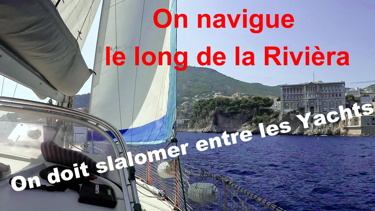 ⁣Navigation à la voile le long de la Riviera Paysages magnifiques. On doit slalomer entre les Yachts