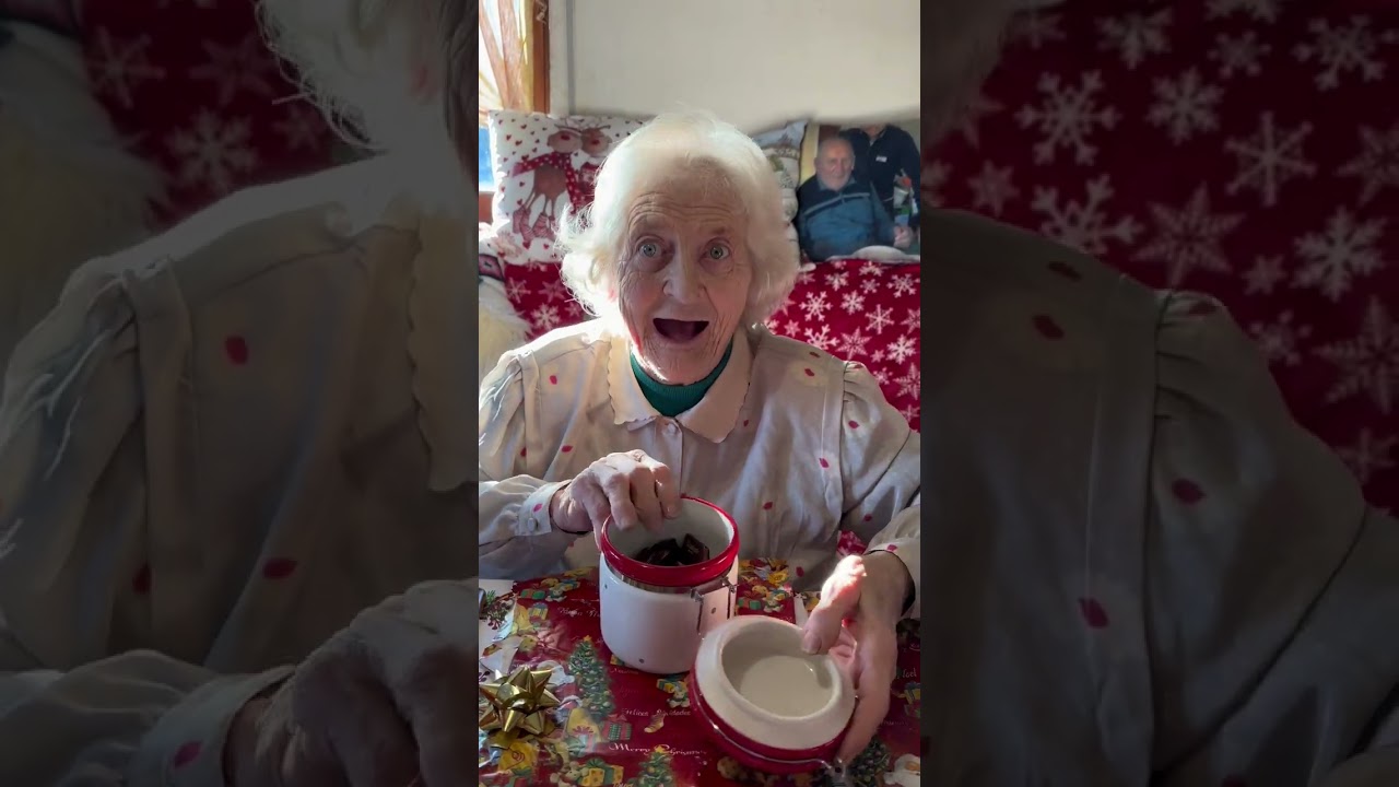 Con su una bella camicetta, e come sta andando il vostro anno?