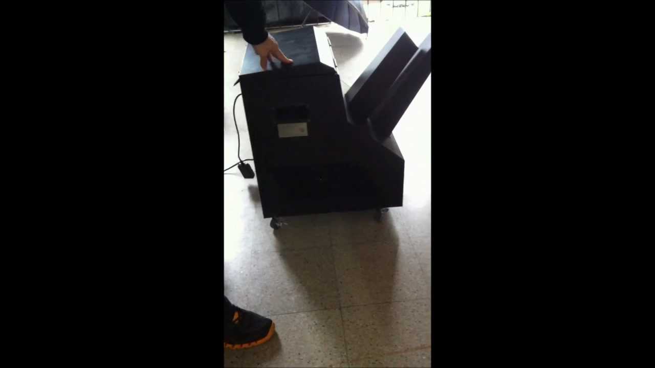 Maquina lanzapapel continuo doble turbina. Escobar piroshows.