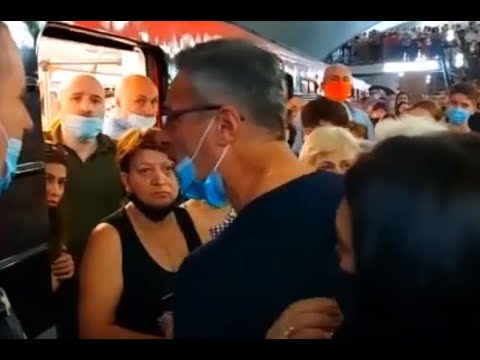 ყვირილი და დაპირისპირება თბილისის მეტროში