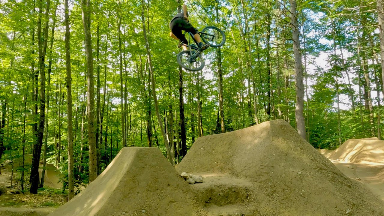 Expert Dirt jump line @Highland Mountain Bike Park